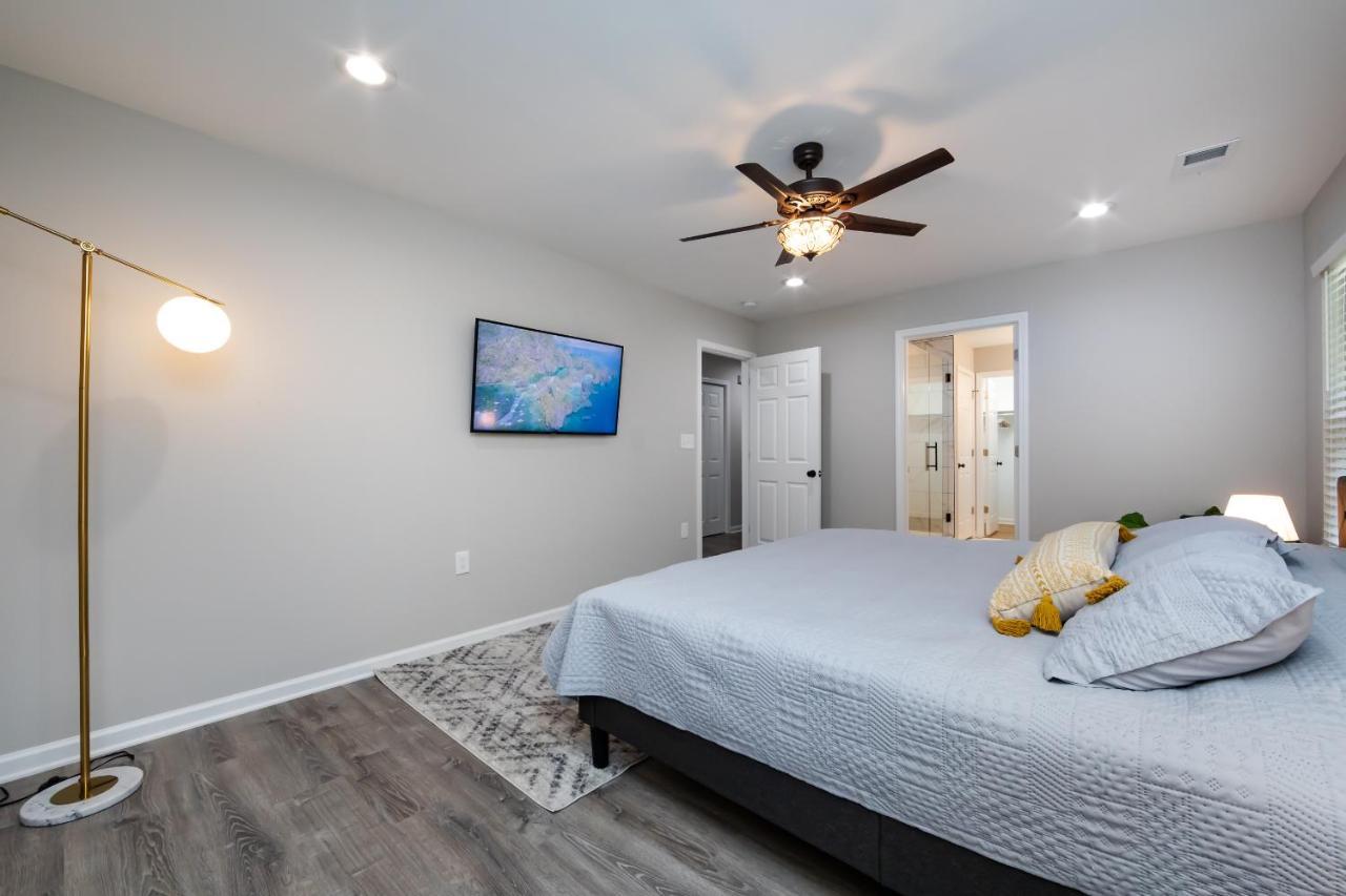 Brandnew Spacious 4 Bedroom House Minutes To Uptown 샬럿 외부 사진