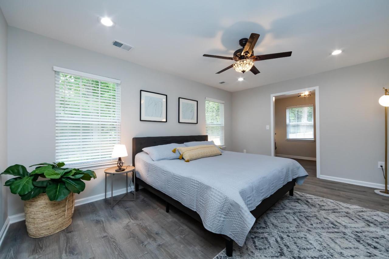 Brandnew Spacious 4 Bedroom House Minutes To Uptown 샬럿 외부 사진