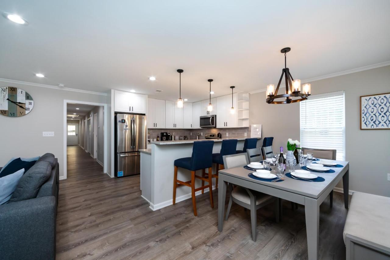 Brandnew Spacious 4 Bedroom House Minutes To Uptown 샬럿 외부 사진
