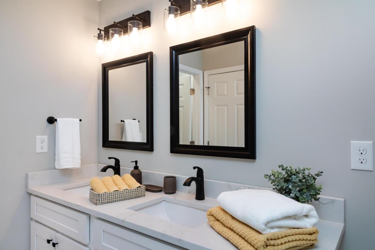 Brandnew Spacious 4 Bedroom House Minutes To Uptown 샬럿 외부 사진