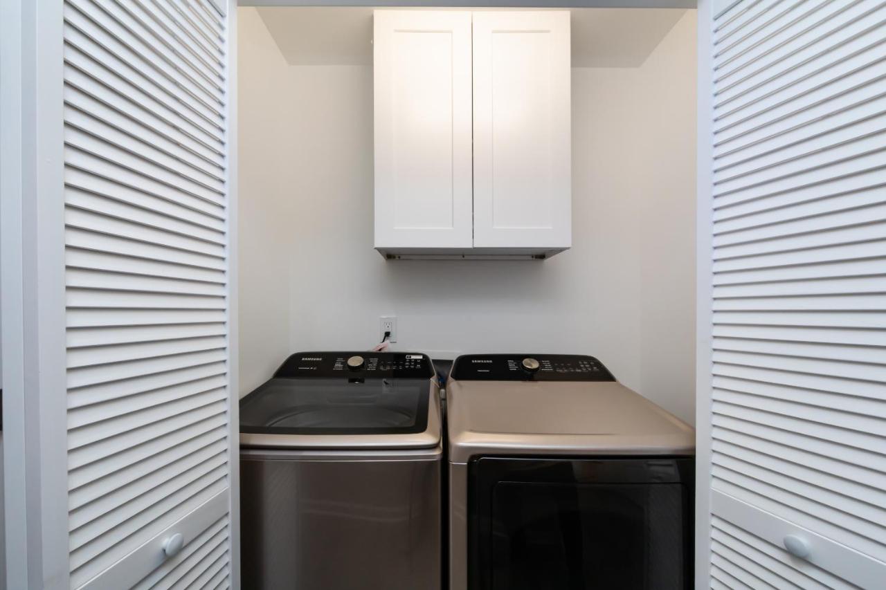 Brandnew Spacious 4 Bedroom House Minutes To Uptown 샬럿 외부 사진