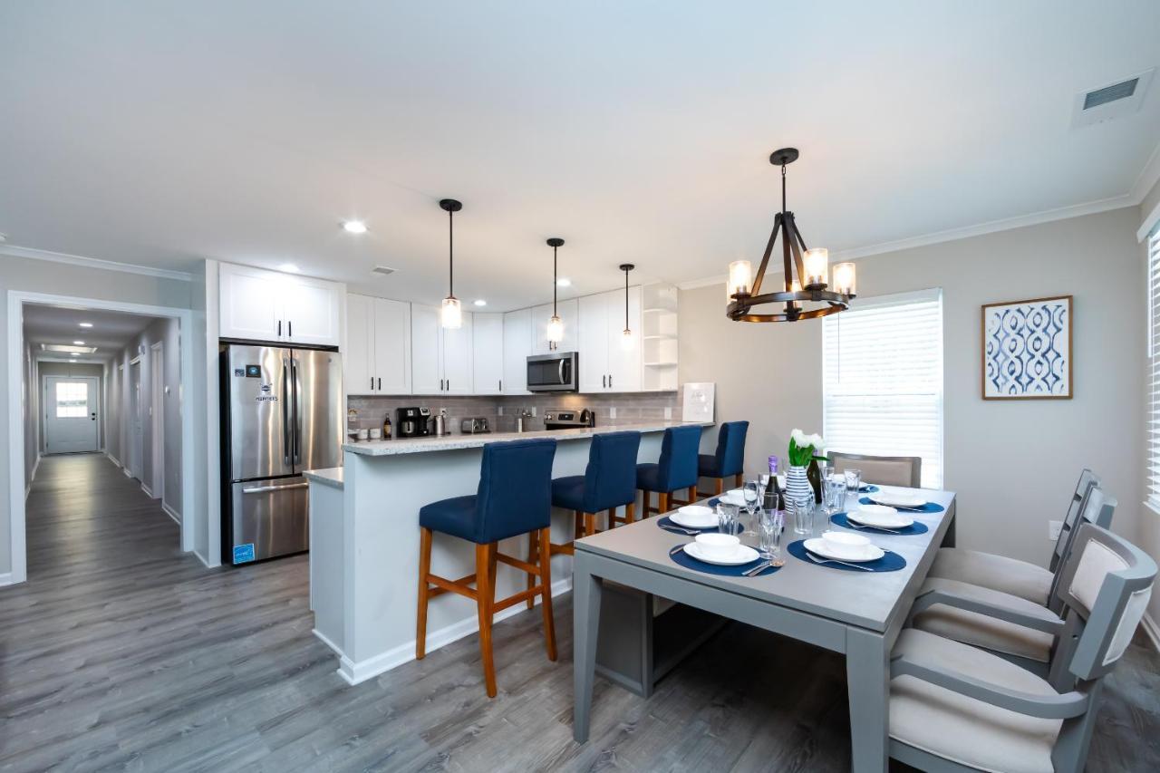 Brandnew Spacious 4 Bedroom House Minutes To Uptown 샬럿 외부 사진